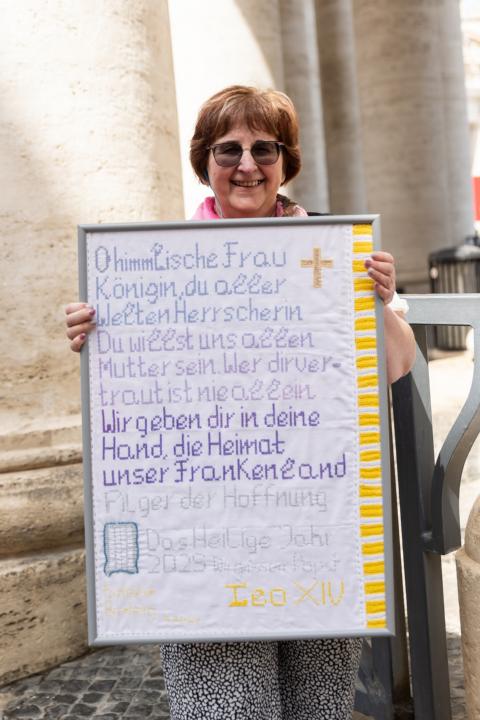 Doris Hollmann und ihr gesticktes Bild